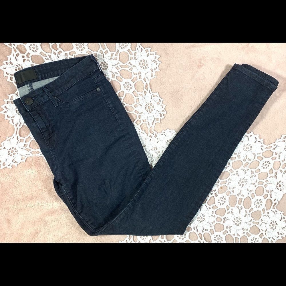 EUC Vince. Jeans Legging Resin Rinse 31